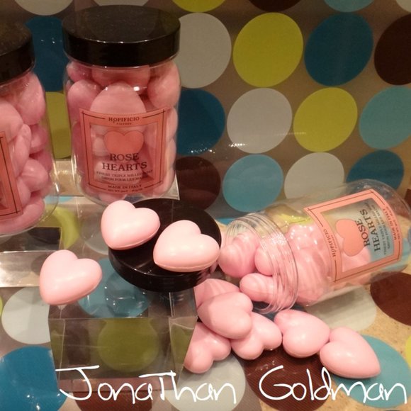 Hopificio Jar of Rose Hearts Finest Triple Milled Soap Bars 520G 18.34oz NEW - Picture 1 of 3